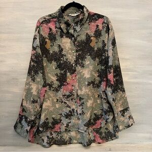 entro Tiger Black Blue Green Pink Floral Print BUtton Down HiLo Blouse Large GC‎